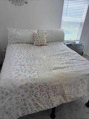 Gold Leopard Print California King comforter with two pillow shams  and pillow